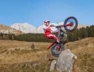 Beta EVO Factory 2T 2025 accion1