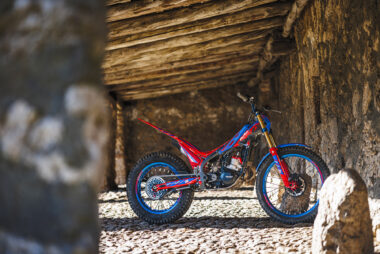 Beta EVO Factory 2T 2025 accion13