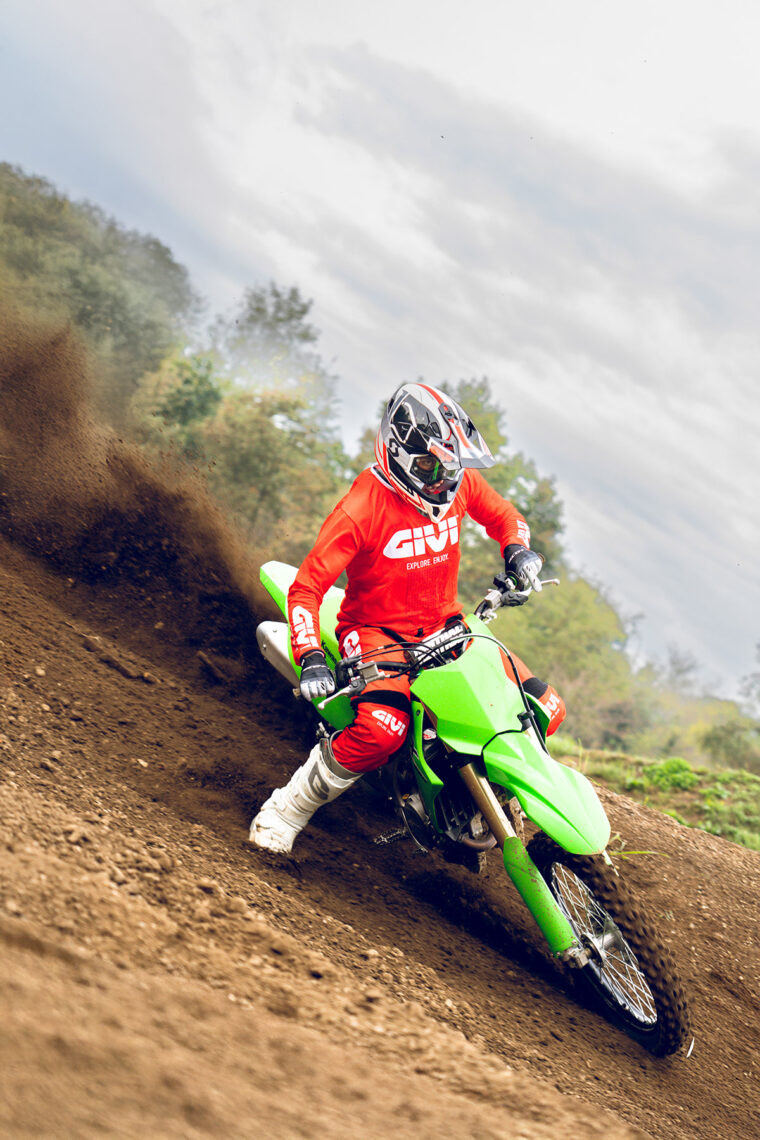 Casco-GIVI-70.1-Vector - 13