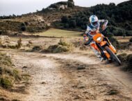 KTM 125 Enduro R 2025 accion11