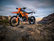 KTM 125 Enduro R 2025 estaticas5