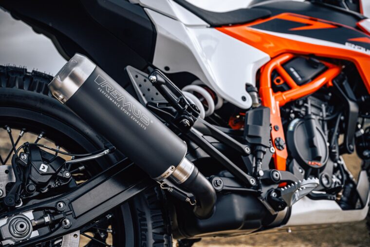 KTM-125-Enduro-R-2025-estaticas9