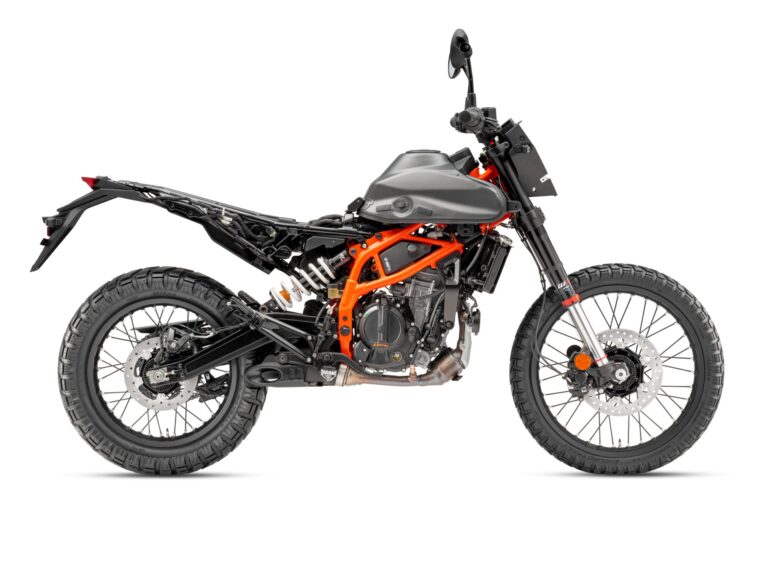 KTM-125-Enduro-R-2025-estudio3