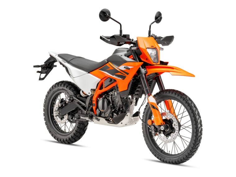 KTM-125-Enduro-R-2025-estudio5