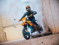 KTM 125 SMC R 2025 12 KTM 125 SMC R 2025 accion1