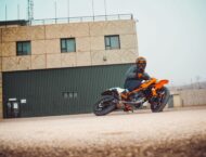 KTM 125 SMC R 2025 11 KTM 125 SMC R 2025 accion2