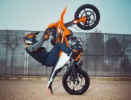 KTM 125 SMC R 2025 10 KTM 125 SMC R 2025 accion3