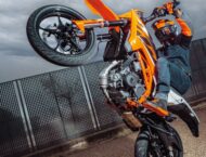 KTM 125 SMC R 2025 9 KTM 125 SMC R 2025 accion4