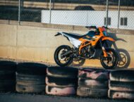 KTM 125 SMC R 2025 14 KTM 125 SMC R 2025 detalles2