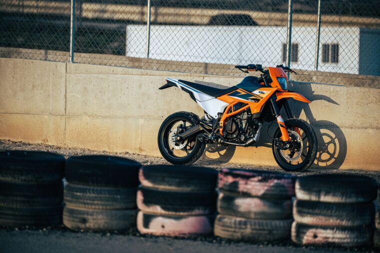 KTM 125 SMC R 2025 13 KTM 125 SMC R 2025 detalles2