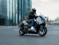 Yamaha XMAX 125 Tech Max plus 2025 accion4
