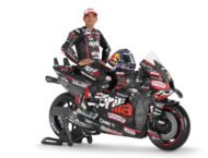 Presentaciones MotoGP 2025: fechas, pilotos y equipos 13 aprilia racing presentacion motogp 2025 martin bezzecchi (5)