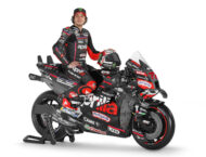 Presentaciones MotoGP 2025: fechas, pilotos y equipos 14 aprilia racing presentacion motogp 2025 martin bezzecchi (6)