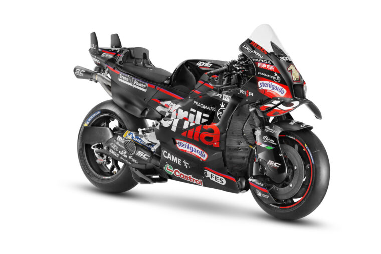 aprilia-racing-presentacion-motogp-2025-martin-bezzecchi (8)