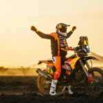 Sanders gana a Schareina por 15 segundos en la primera parte de la maratón