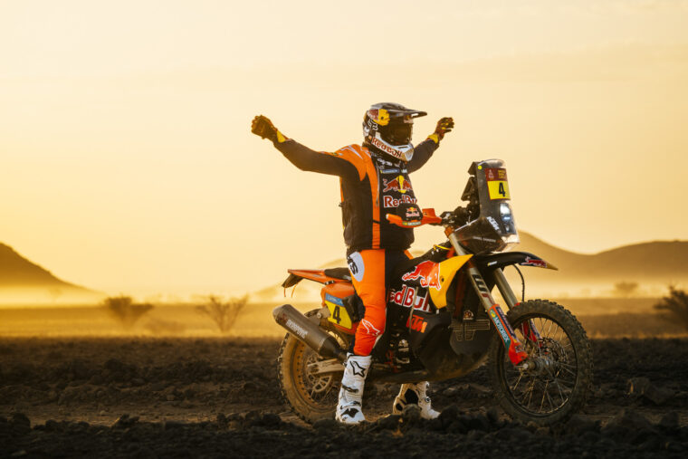 daniel-sanders-gana-schareina-etapa-maraton-dakar-2025 (2)