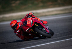 Marc Márquez encandila a Ducati con la nueva Panigale V2: «Igualó el récord de vuelta» 4 ducati panigale v2 2025 marc marquez (3)