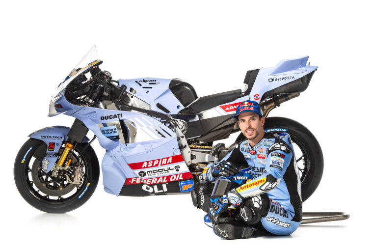 gresini-racing-motogp-2025-alex-marquez-fermin-aldeguer (8)