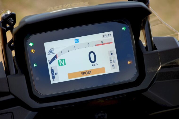 honda-nc750x-2025-23