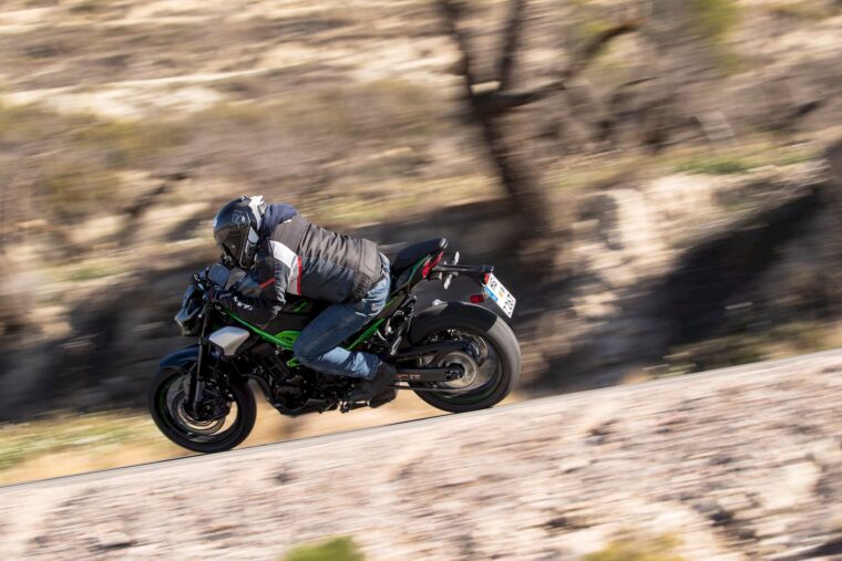 kawasaki-z900-2025-08