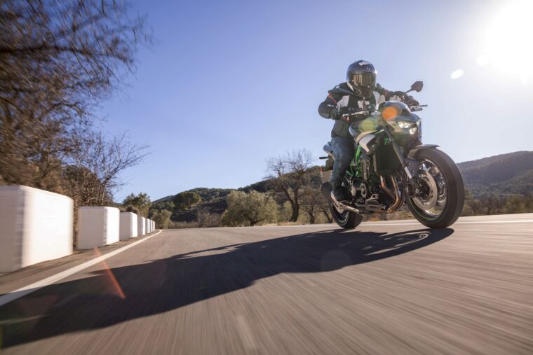 Prueba Kawasaki Z900 2025: evolución completa 21 kawasaki z900 2025 17