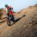 Benavides repite victoria, Schareina se rehace de una dura caída y Sanders se acerca al título