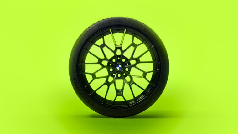 BMW-M4-CS-VR46-2025-Valentino-Rossi-detalles6