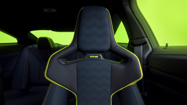 BMW-M4-CS-VR46-2025-Valentino-Rossi-detalles8