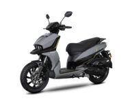 Malaguti Crosser CR1 125 2025 15 Malaguti Crosser CR1 125 2025 estudio colores4