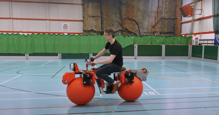 Moto-Pelotas-James-Bruton-1