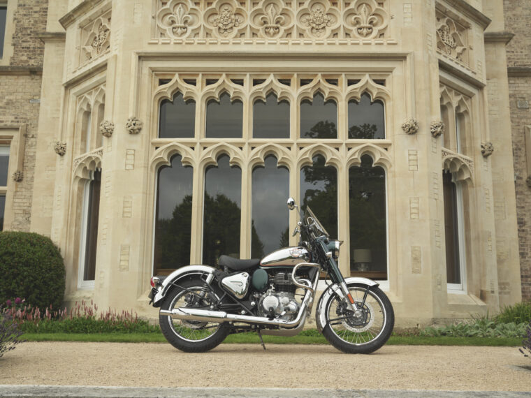 Royal-Enfield-Classic-350-2025-40