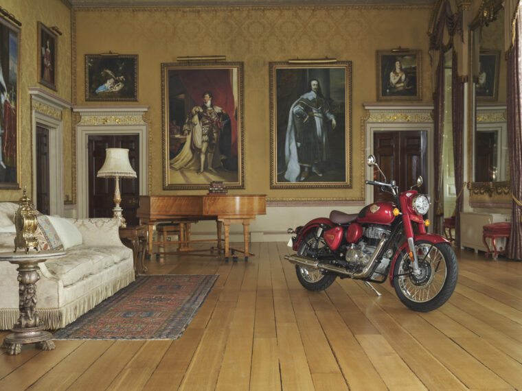 Royal-Enfield-Classic-350-2025-44