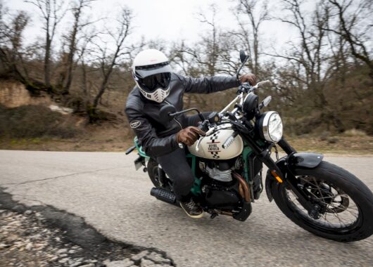 Prueba Royal Enfield Bear 650 2025: retro-scrambling