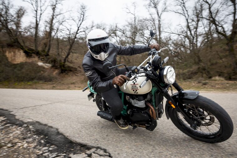 royal-enfield-bear-650-2025-01