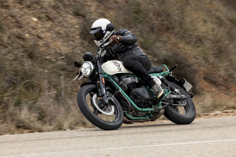 Prueba Royal Enfield Bear 650 2025: retro-scrambling 17 royal enfield bear 650 2025 02