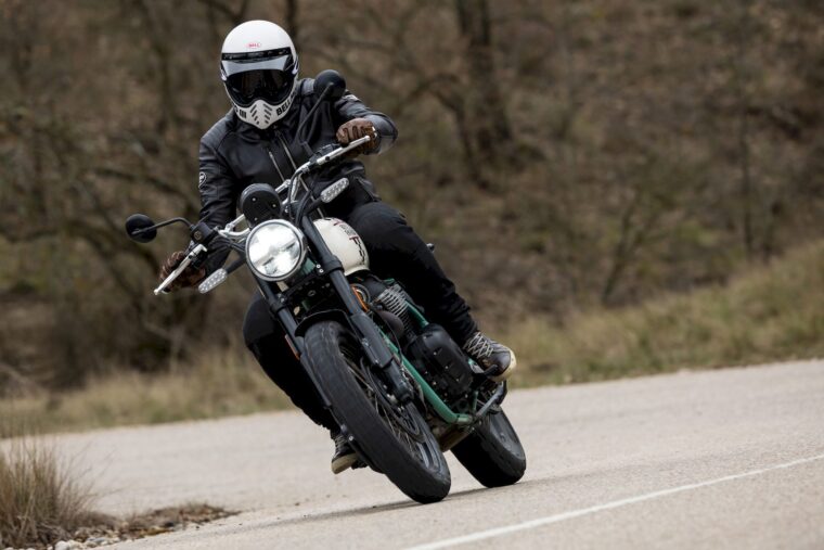 royal-enfield-bear-650-2025-03