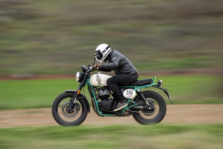 royal-enfield-bear-650-2025-05