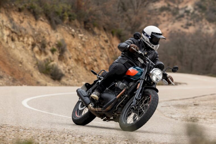 royal-enfield-bear-650-2025-07