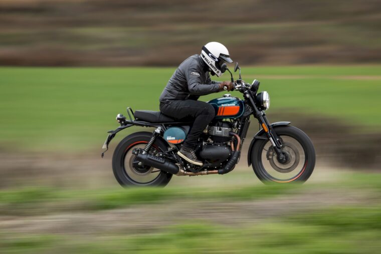 royal-enfield-bear-650-2025-08