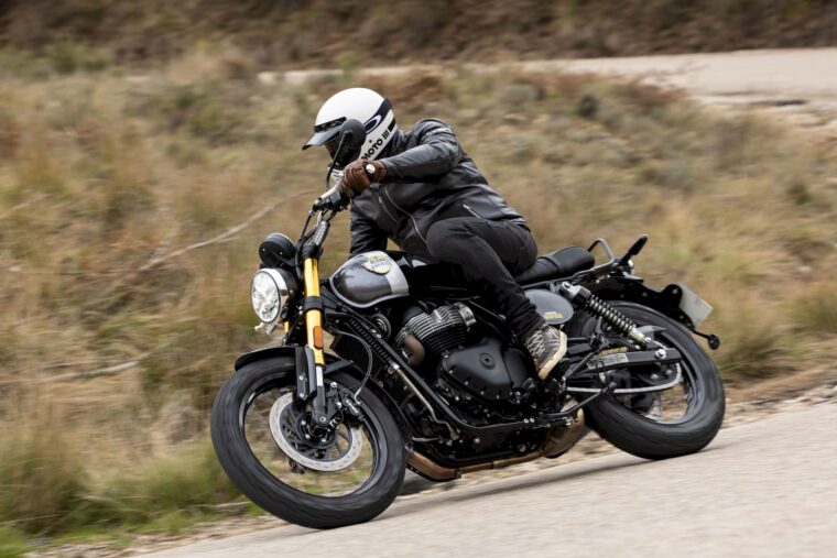 royal-enfield-bear-650-2025-09