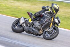 triumph speed triple 1200 rs 2025 01