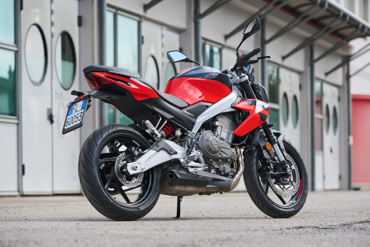 Aprilia Tuono 457 - 11