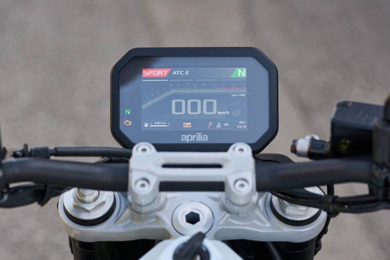 Aprilia Tuono 457 - 19