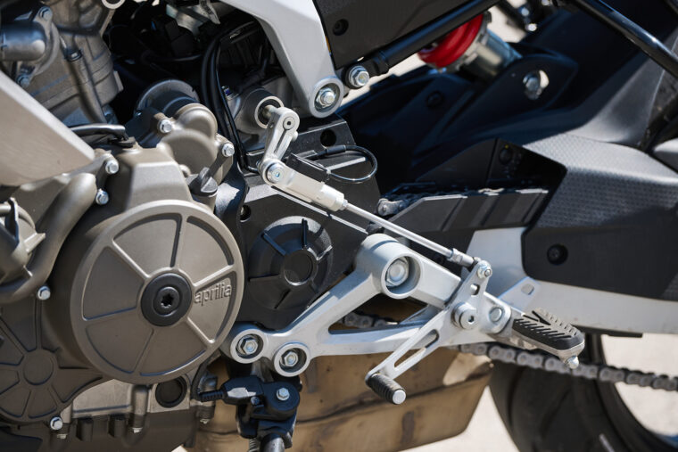 Aprilia Tuono 457 - 24