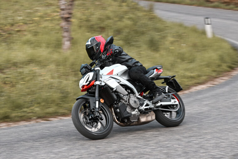 Aprilia Tuono 457: Prueba y opinión de... ¿la mejor A2 pura? 7 Aprilia Tuono 457 Prueba 10