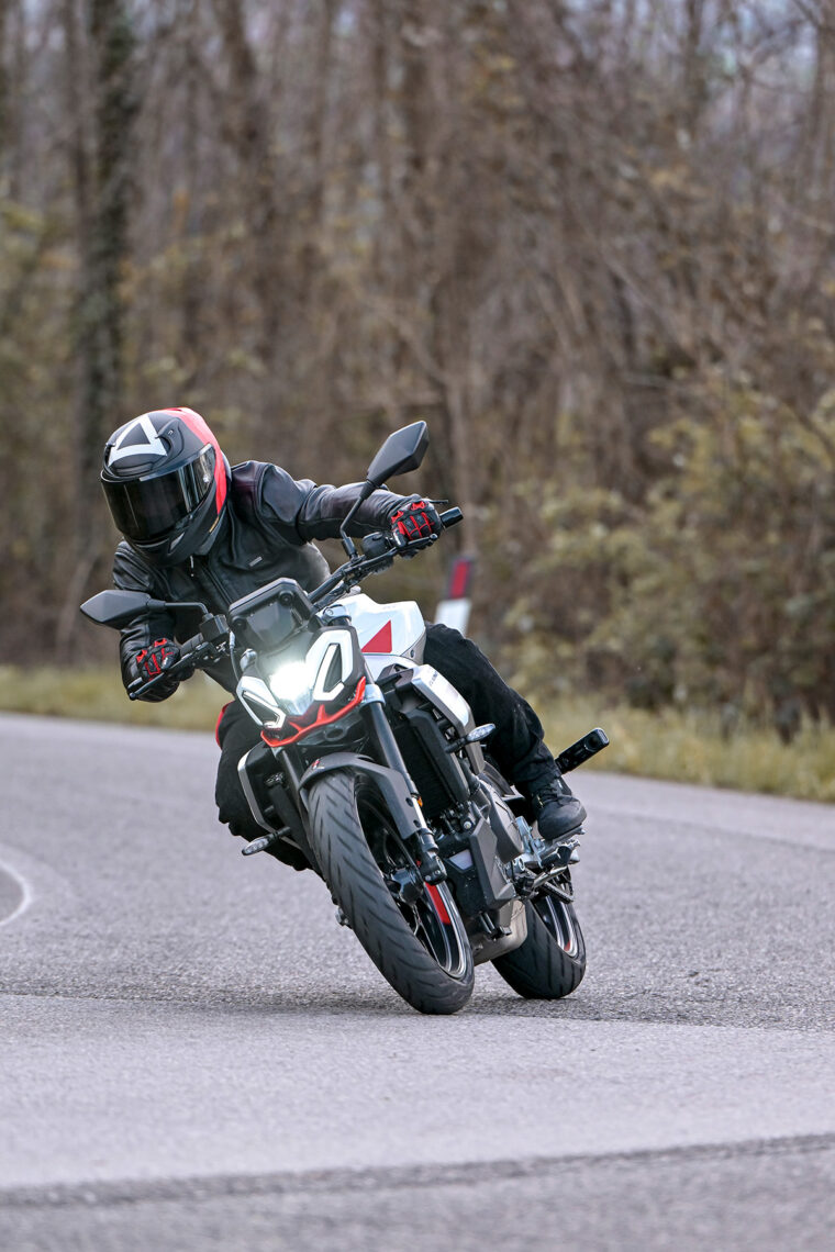 Aprilia Tuono 457 Prueba - 5