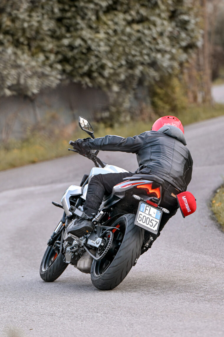 Aprilia Tuono 457 Prueba - 6