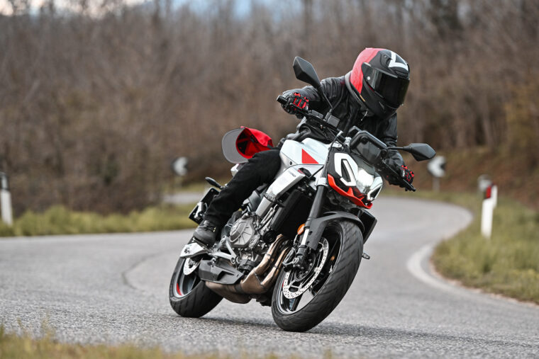 Aprilia Tuono 457 Prueba - 9