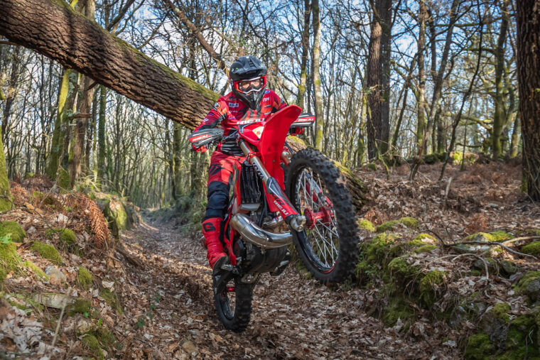 Rieju-MR300i-Pro-2026-accion3