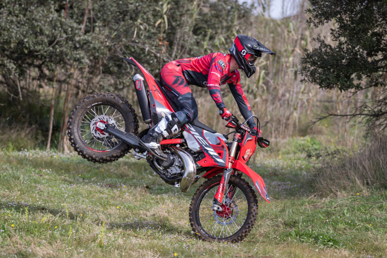 Rieju-MR300i-Pro-2026-accion4